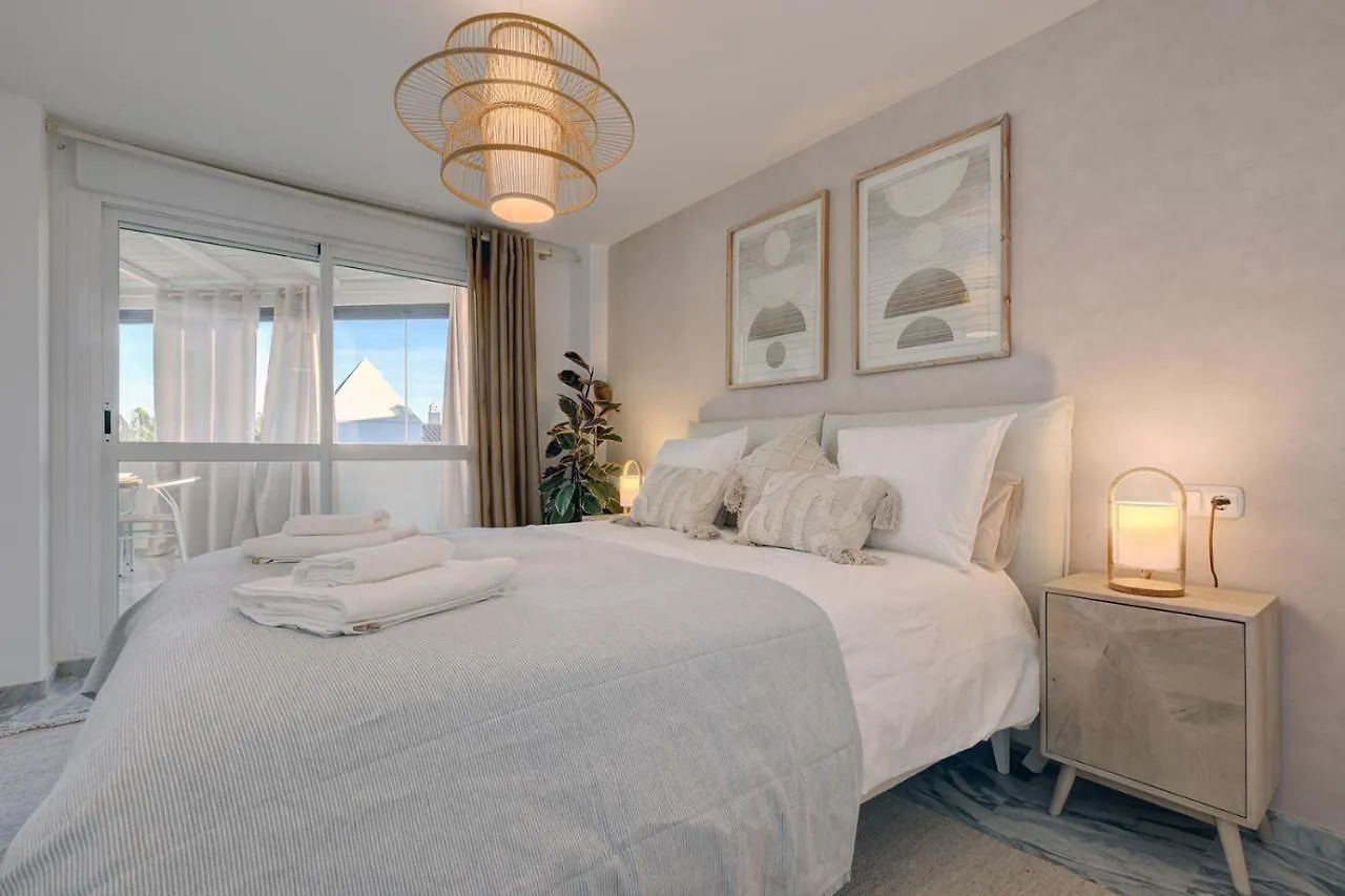 Bright Nordic Style Penthouse In Beachside Resort Marbella Španělsko